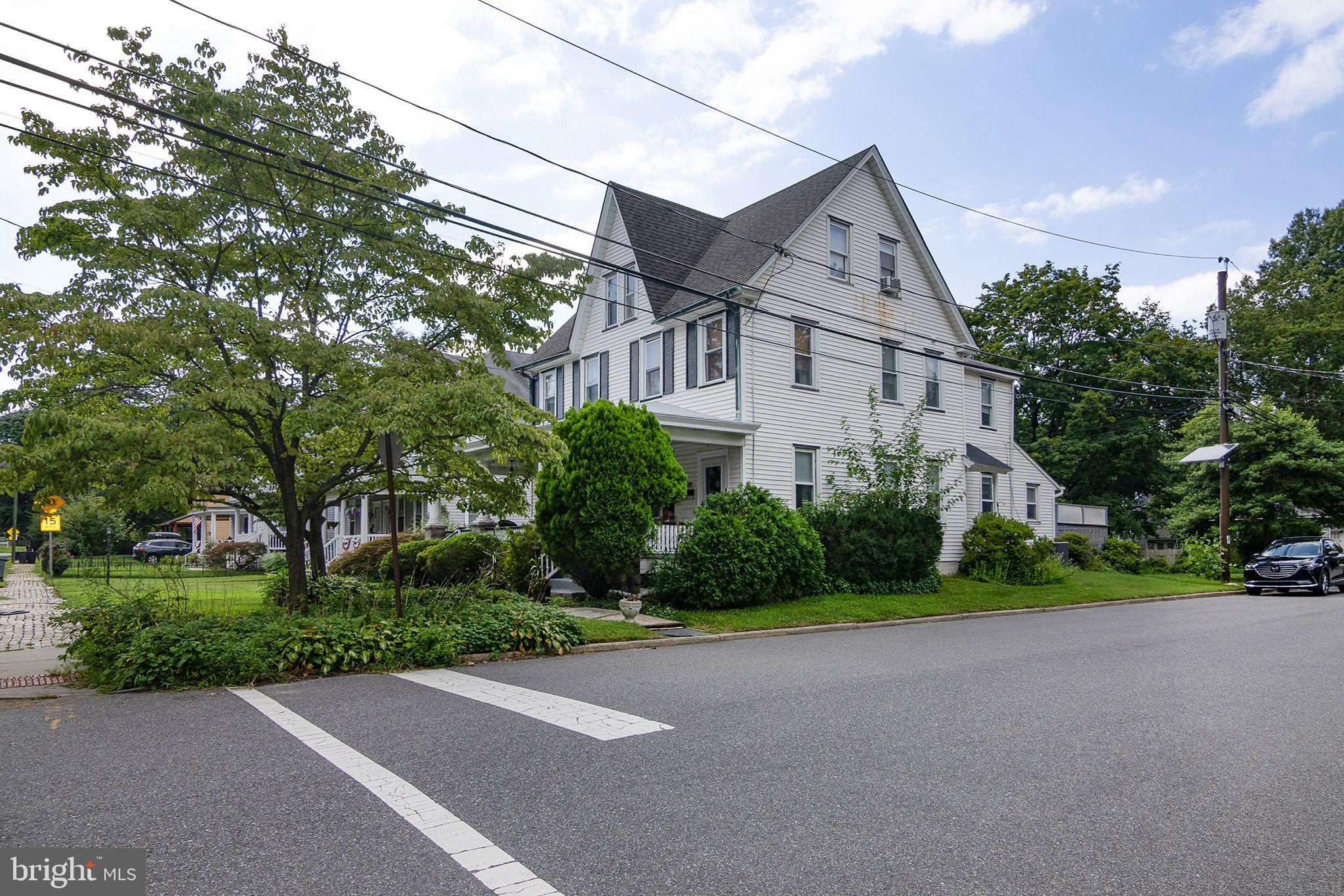 339 W 2ND STREET