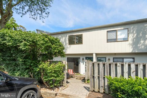 Townhouse For Sale - 273 Summit House #273<br/> WEST CHESTER, PA 19382