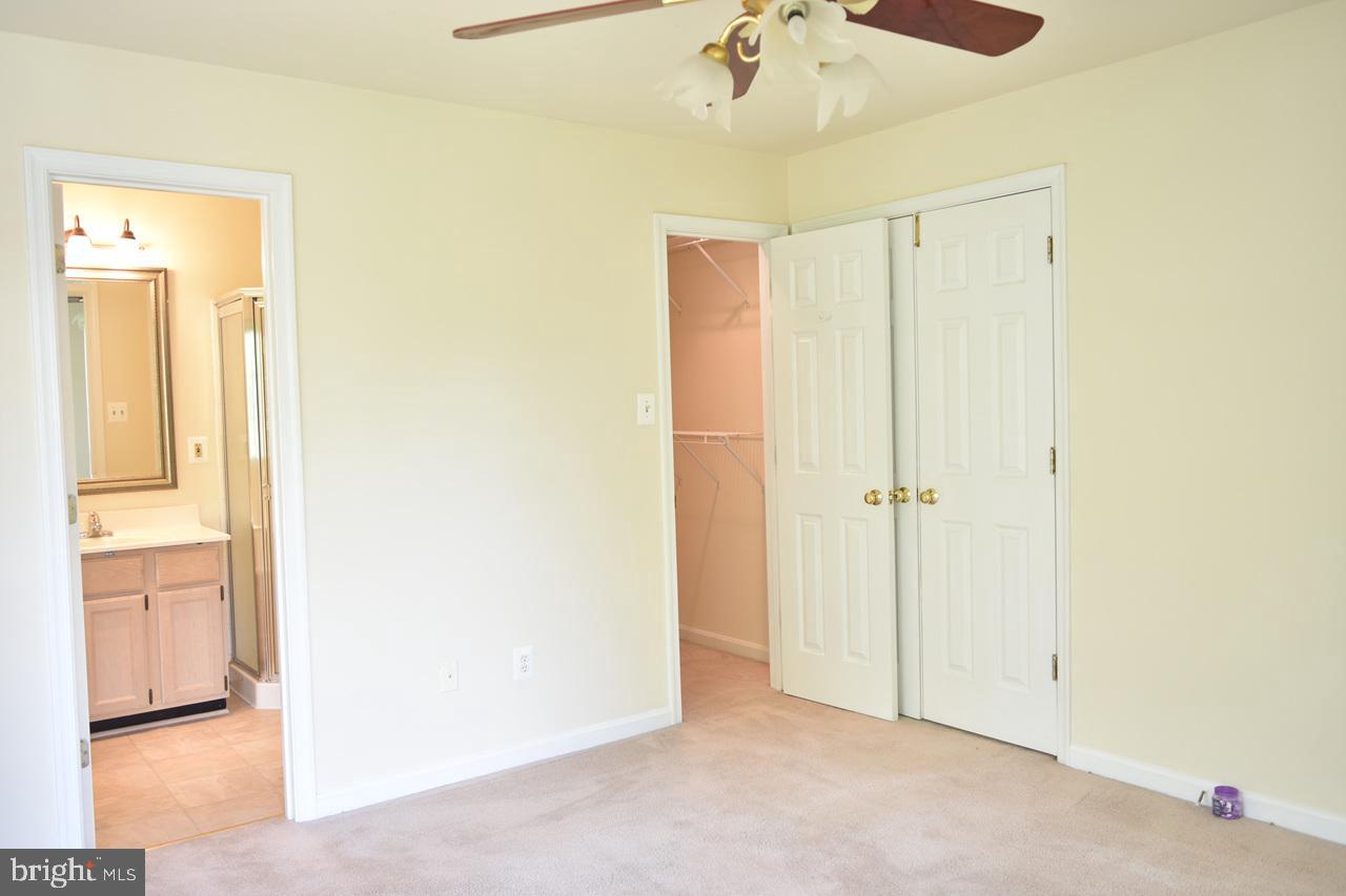 CENTREVILLE GREEN - Residential Lease