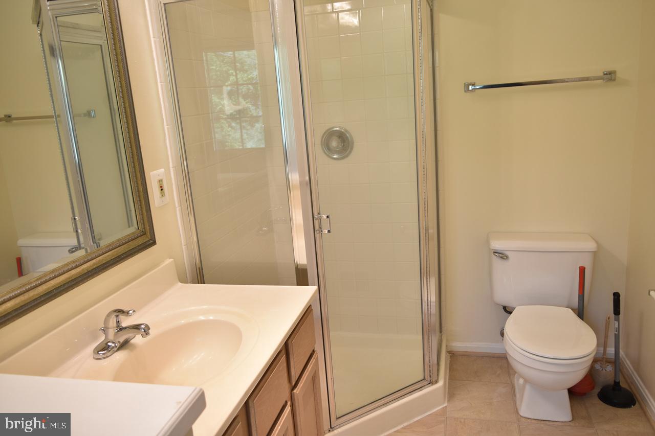 CENTREVILLE GREEN - Residential Lease