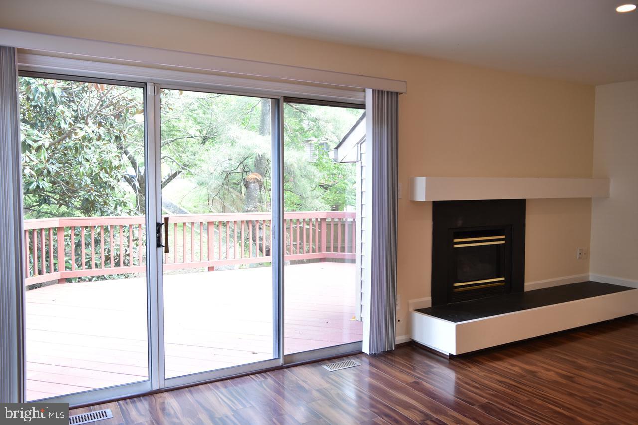 CENTREVILLE GREEN - Residential Lease