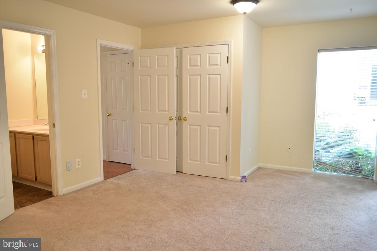 CENTREVILLE GREEN - Residential Lease