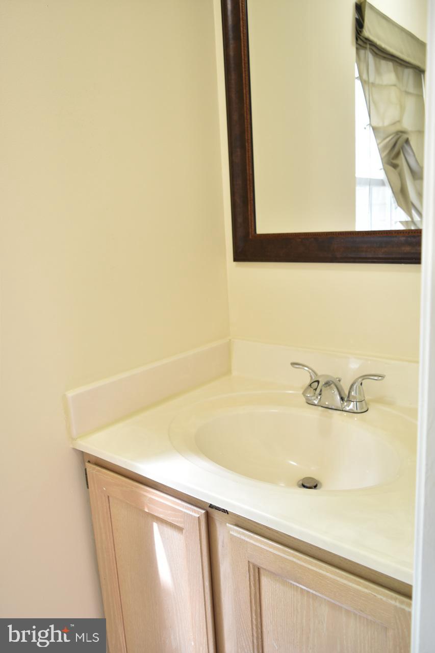 CENTREVILLE GREEN - Residential Lease