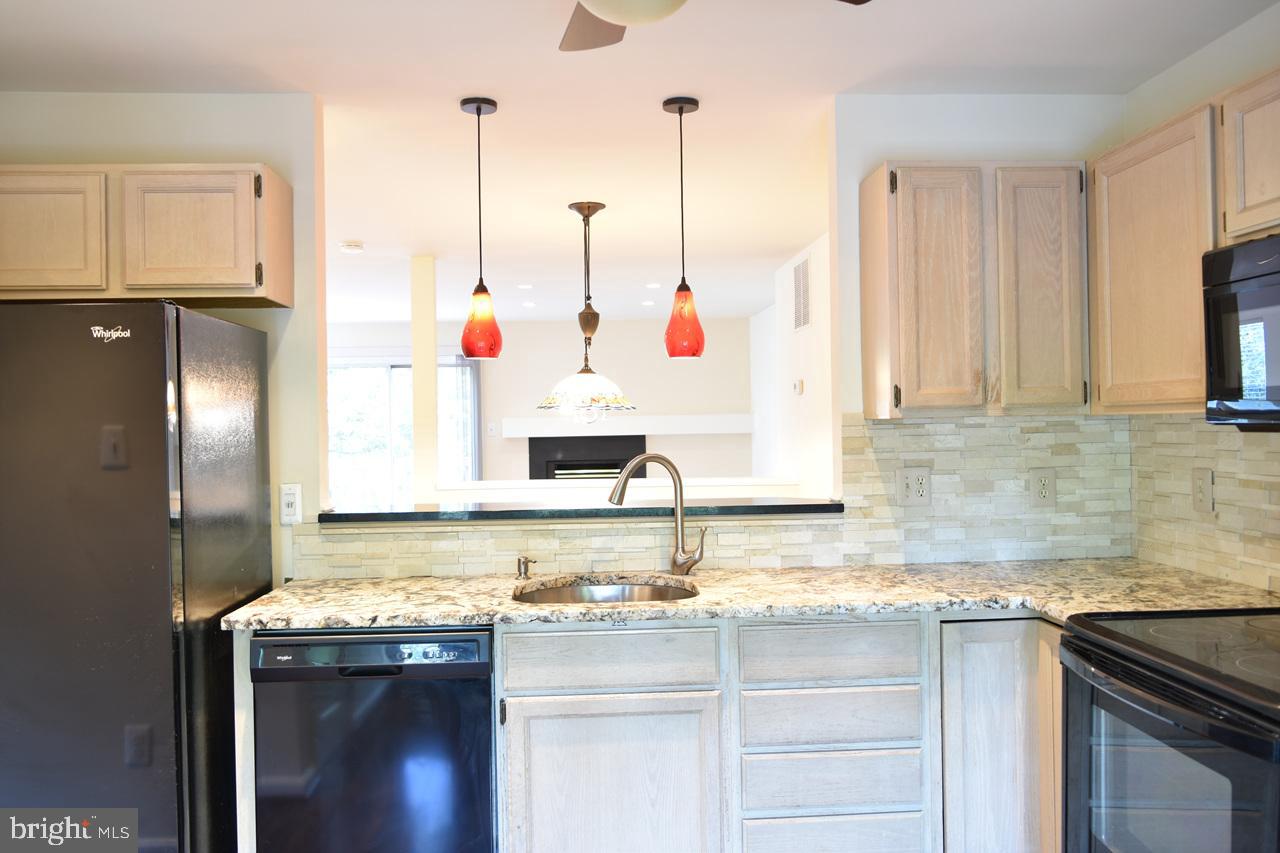 CENTREVILLE GREEN - Residential Lease