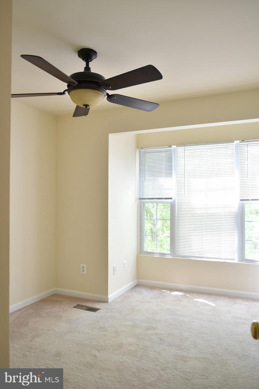 CENTREVILLE GREEN - Residential Lease