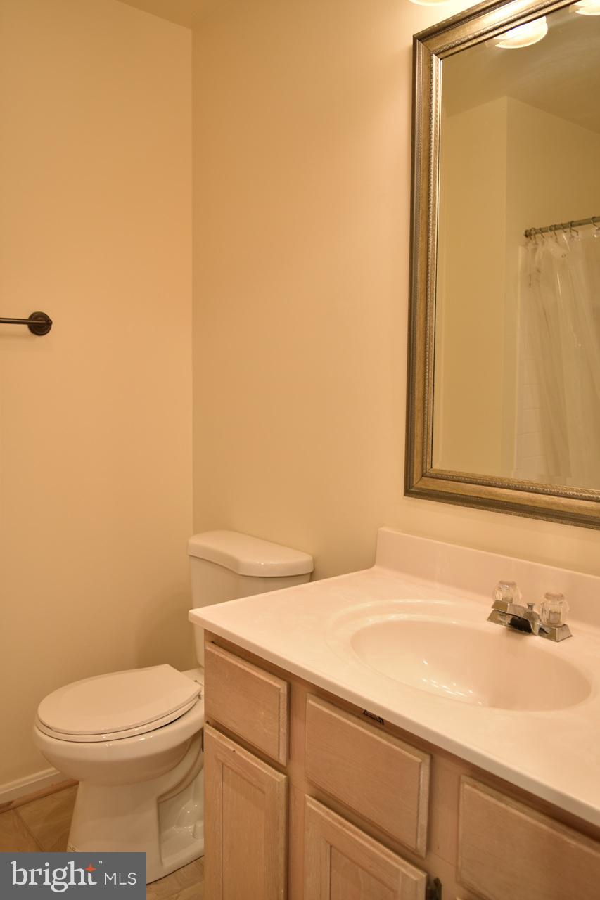 CENTREVILLE GREEN - Residential Lease