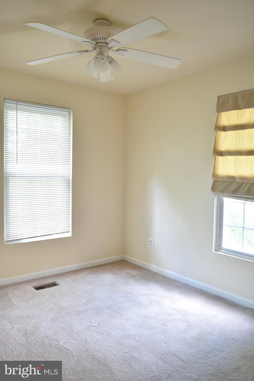 CENTREVILLE GREEN - Residential Lease