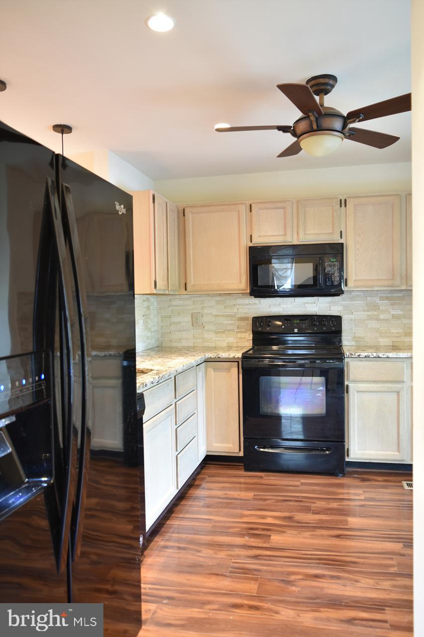 CENTREVILLE GREEN - Residential Lease