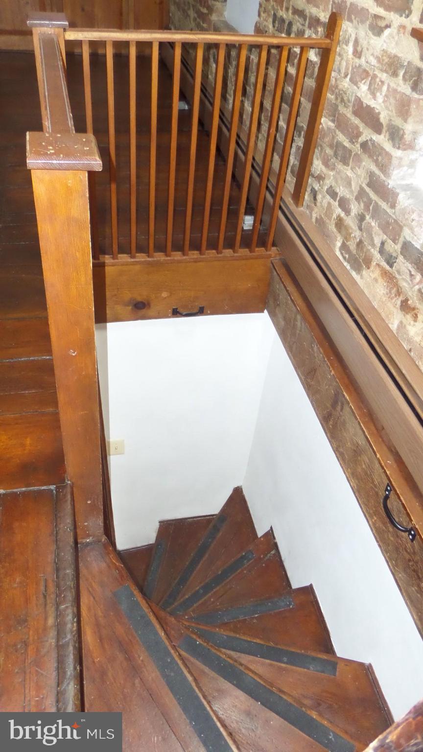 OLD TOWN ALEXANDRIA - Residential Lease