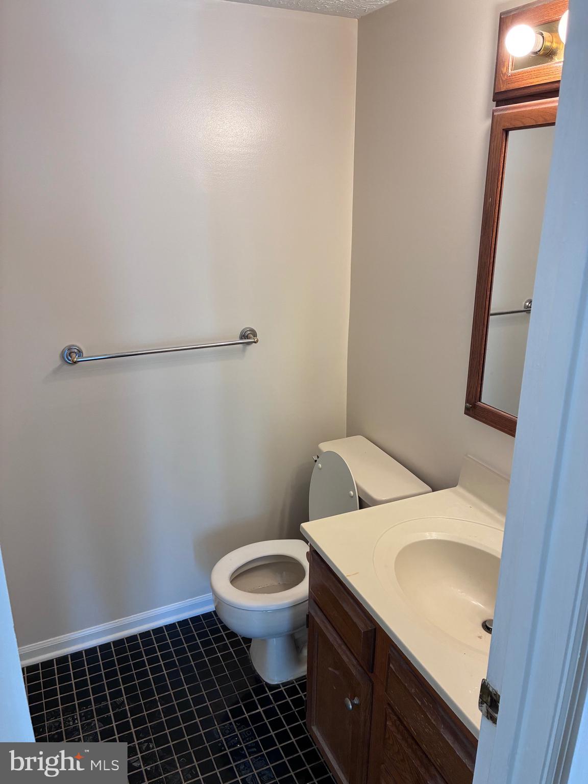 BEDFORD COMMONS - Residential Lease