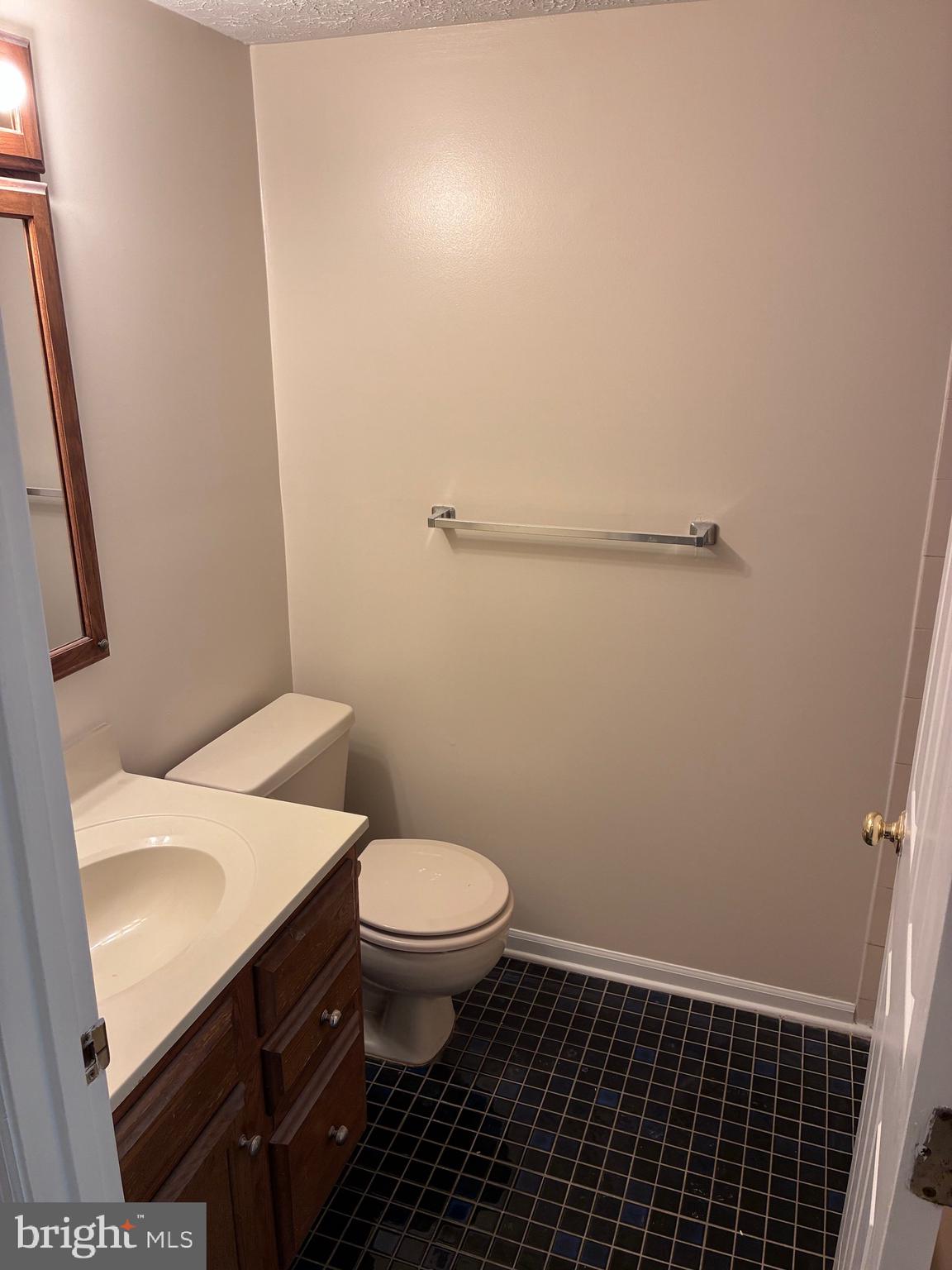 BEDFORD COMMONS - Residential Lease
