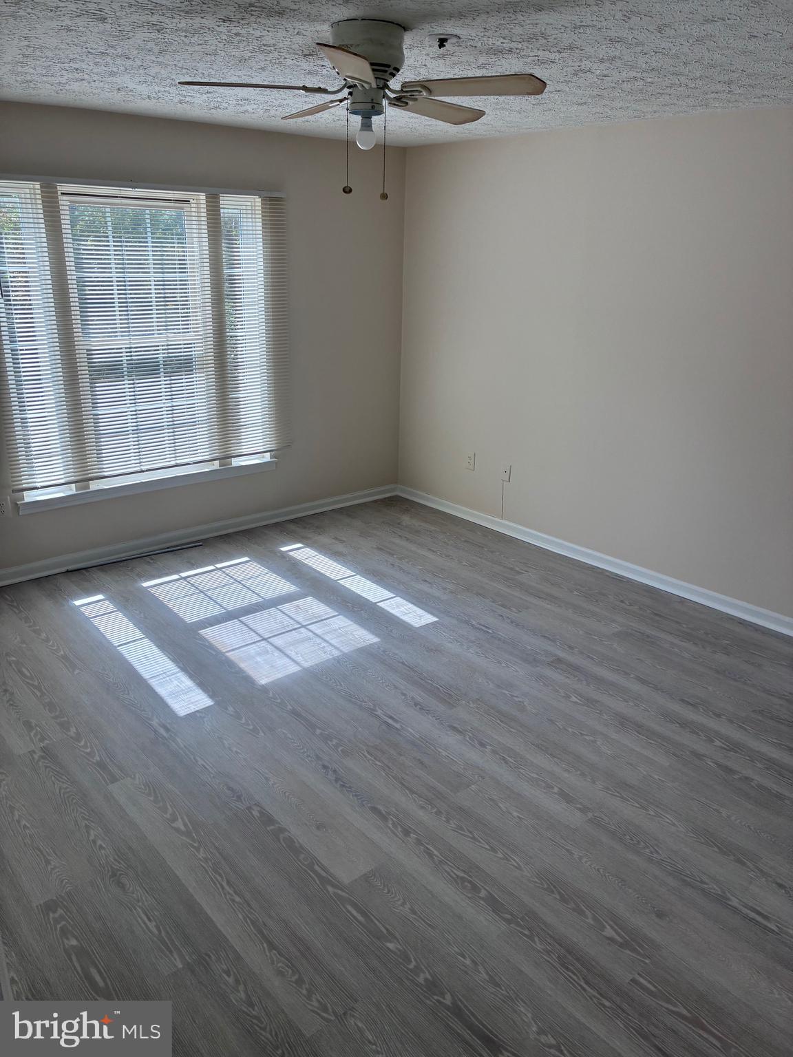 BEDFORD COMMONS - Residential Lease