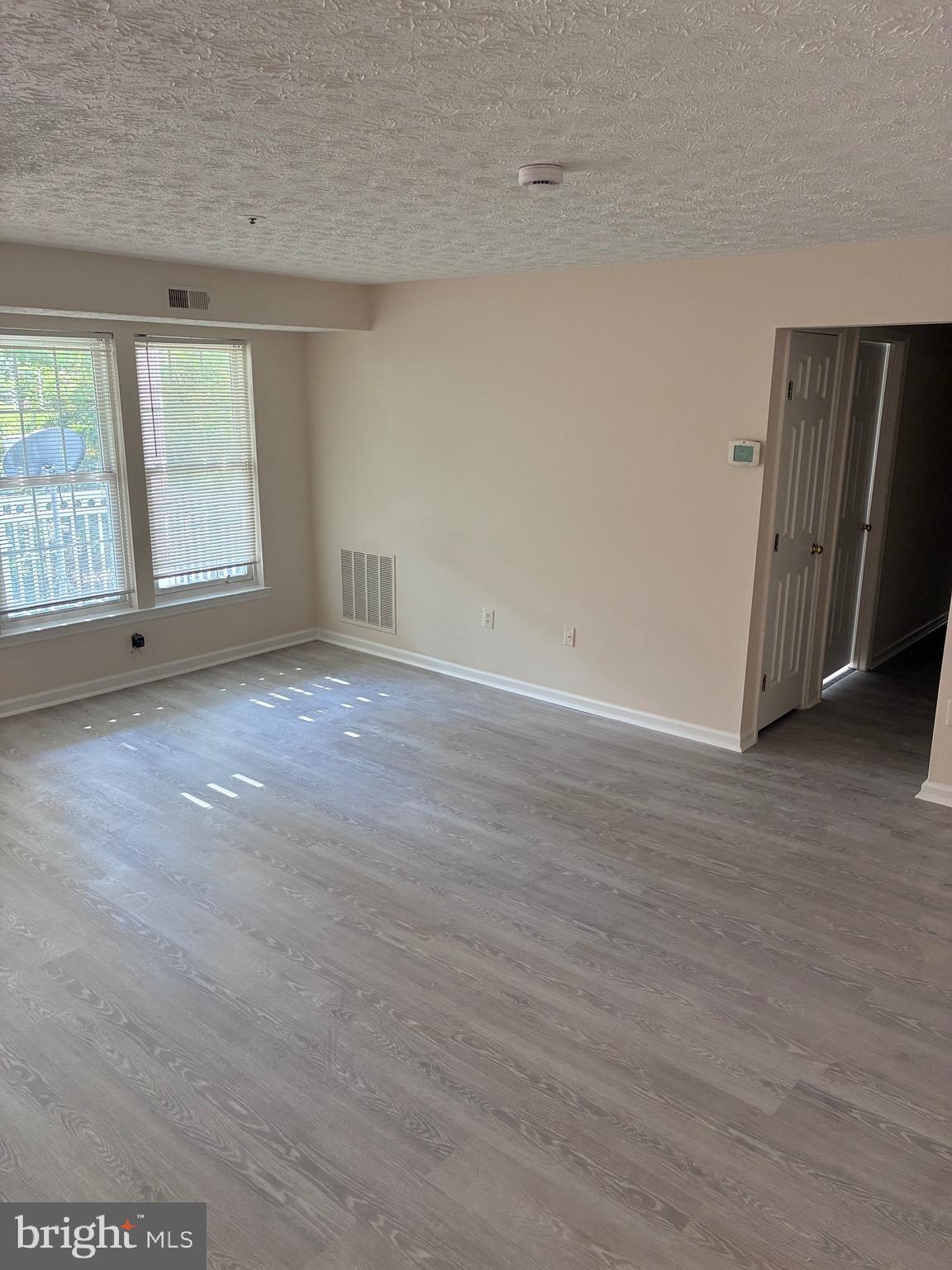 BEDFORD COMMONS - Residential Lease