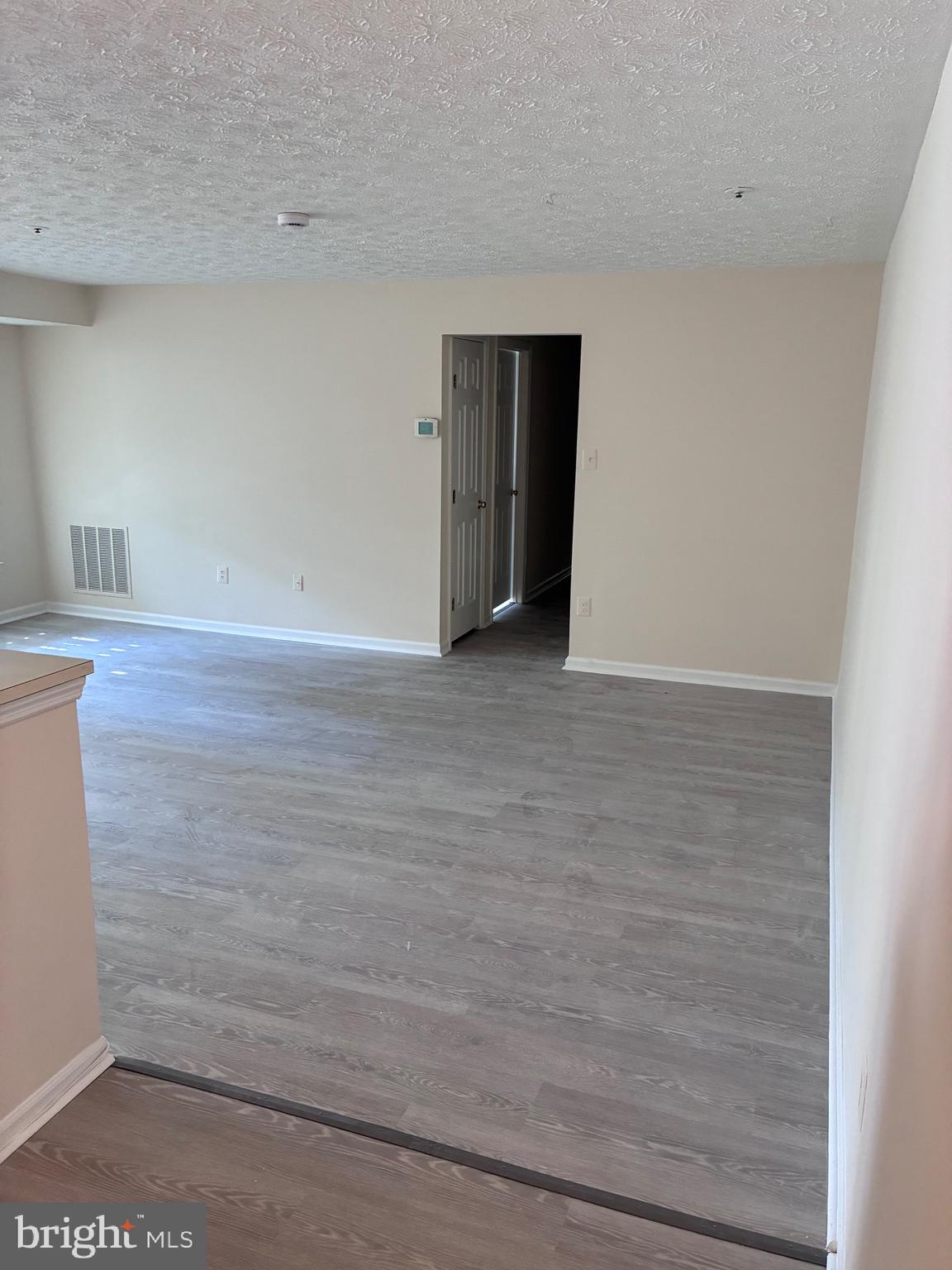 BEDFORD COMMONS - Residential Lease