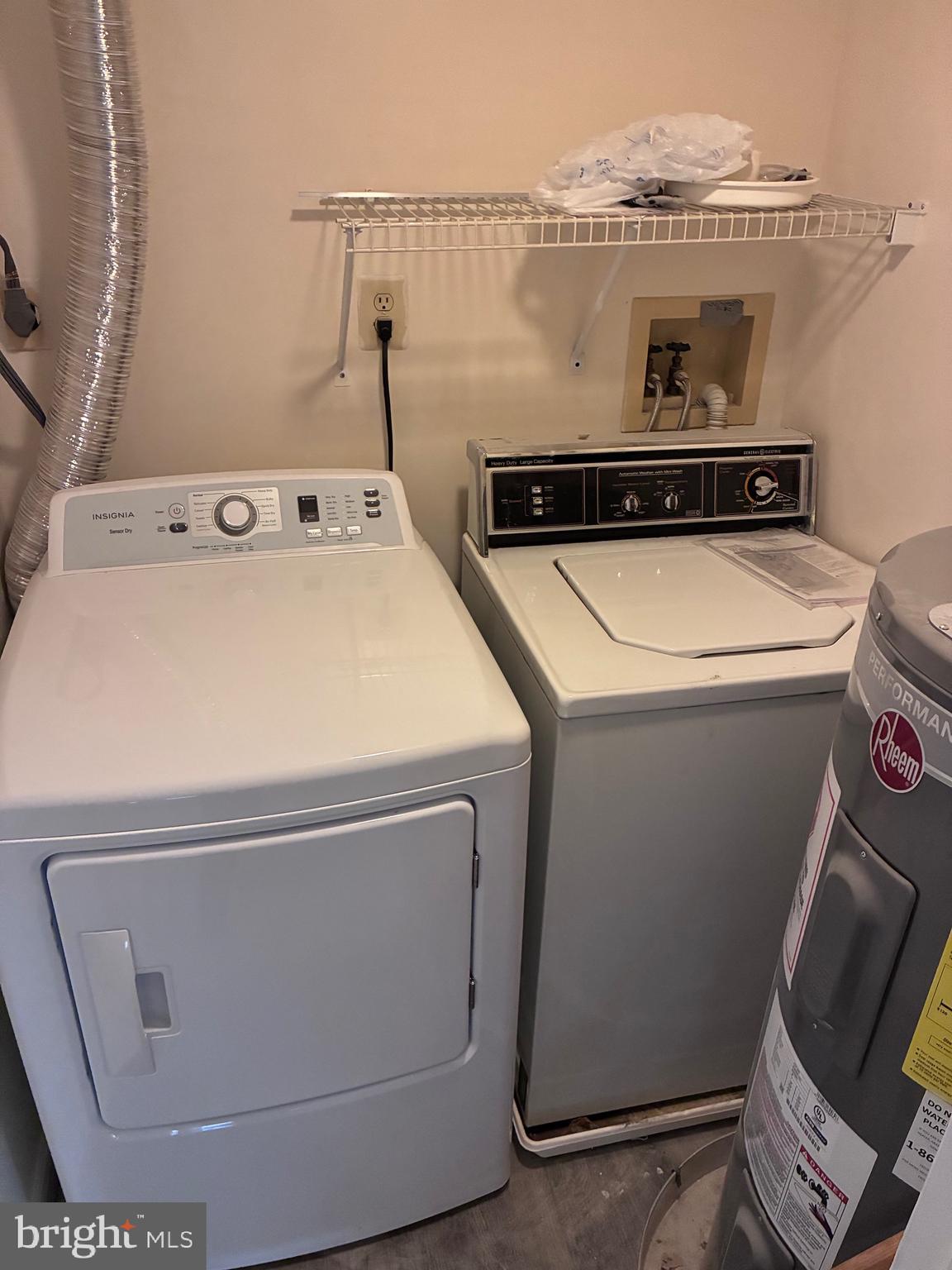 BEDFORD COMMONS - Residential Lease