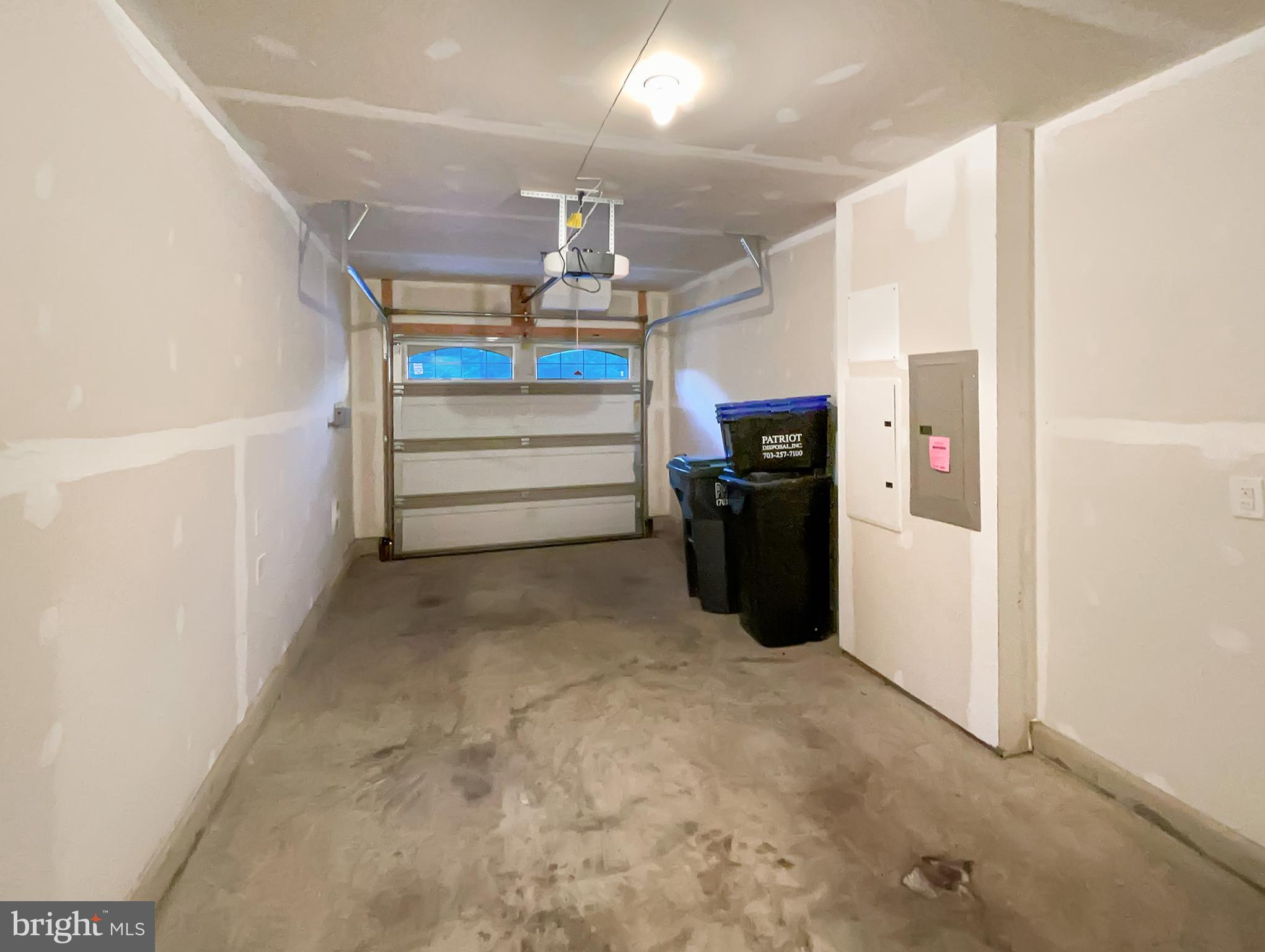 CASCADES PLACE CONDOMINIUM - Residential