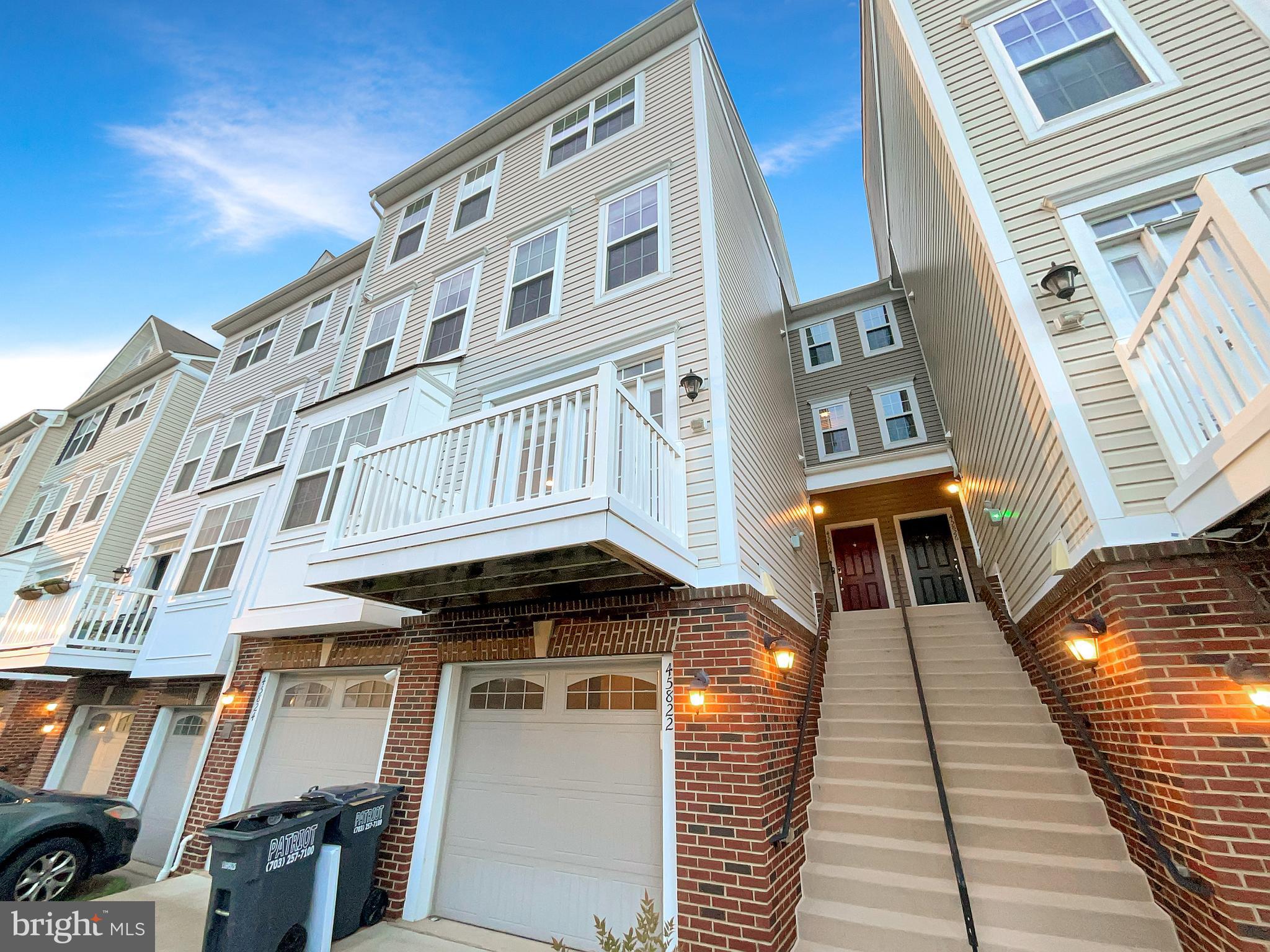 CASCADES PLACE CONDOMINIUM - Residential