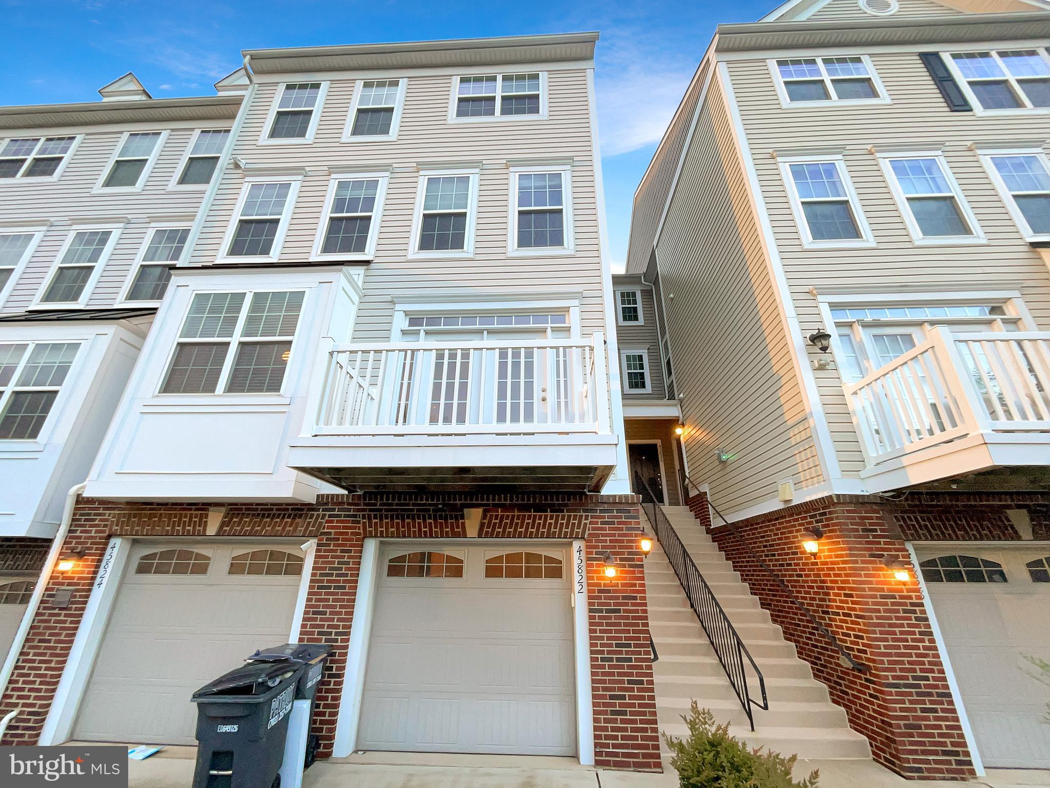 CASCADES PLACE CONDOMINIUM - Residential