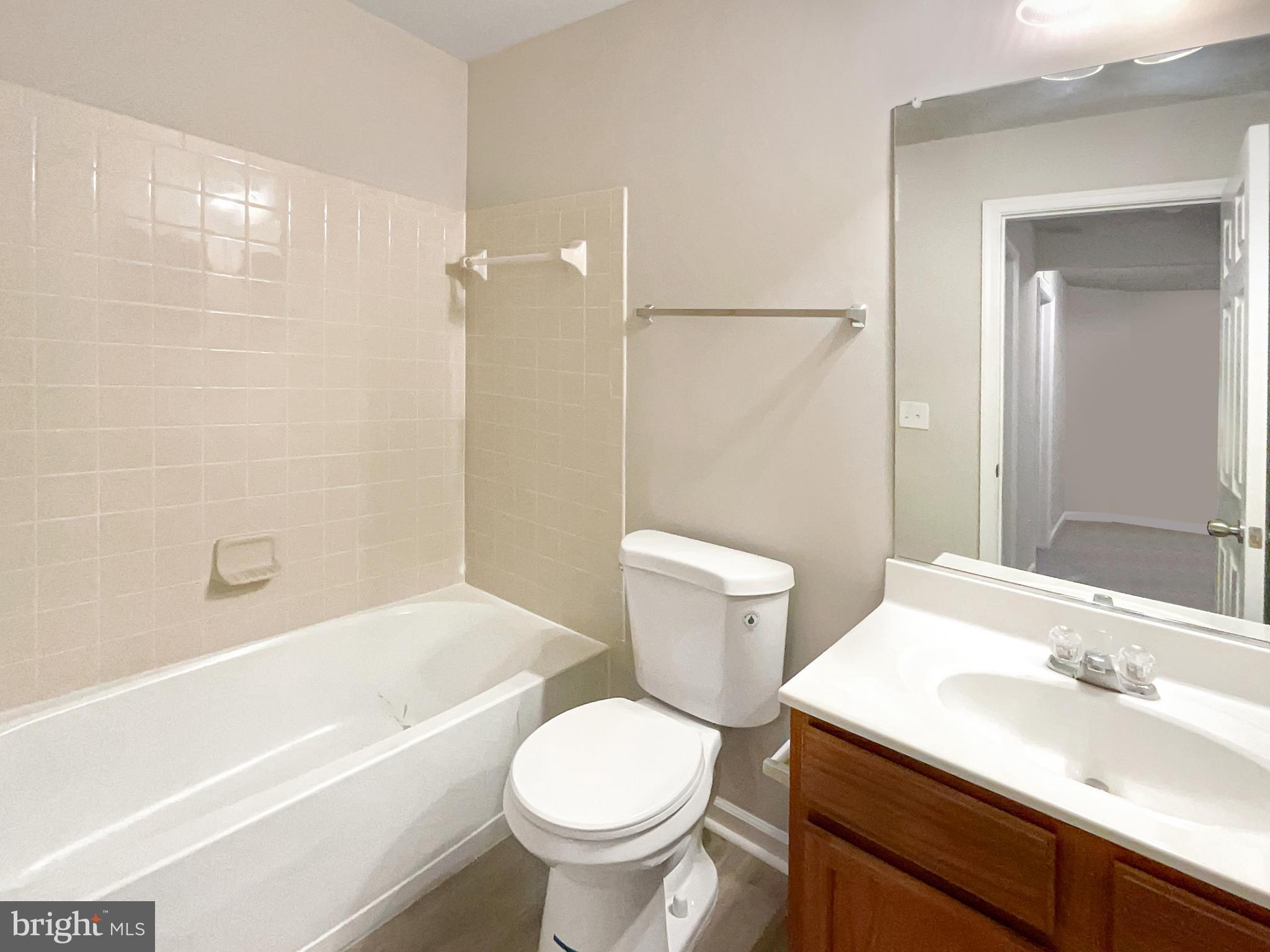 CASCADES PLACE CONDOMINIUM - Residential