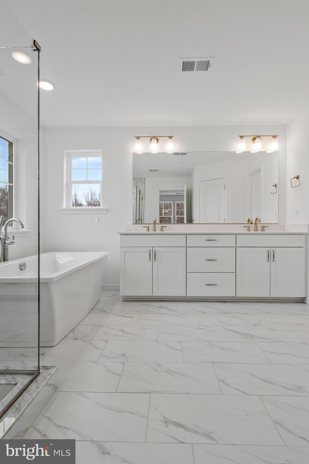 ST JAMES - Residential