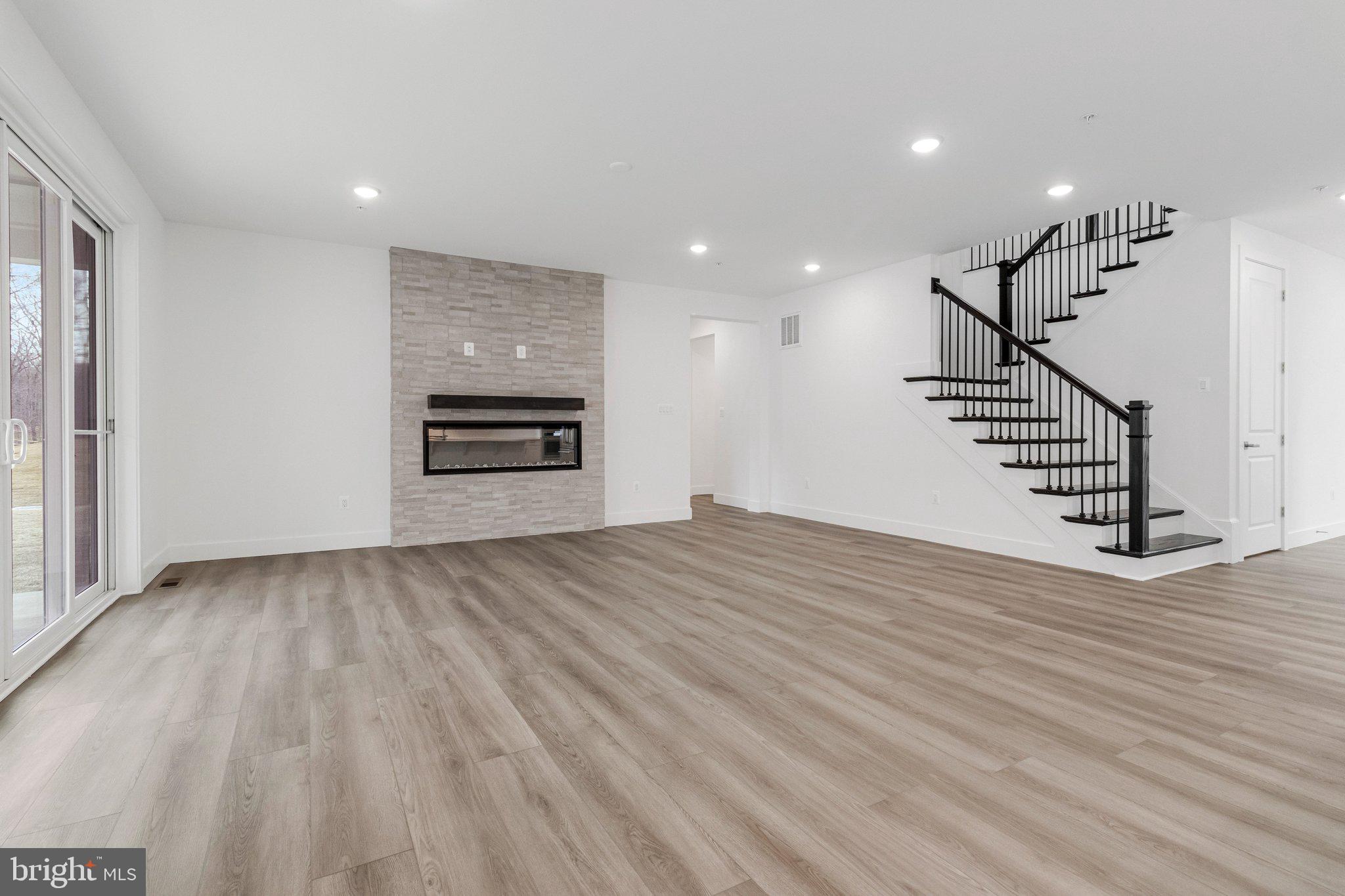 ST JAMES - Residential