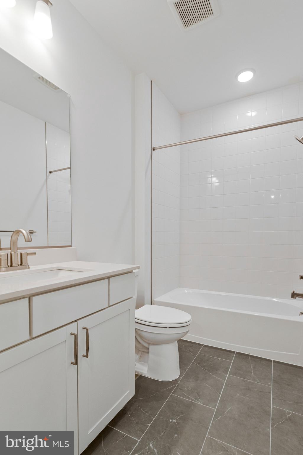 ST JAMES - Residential