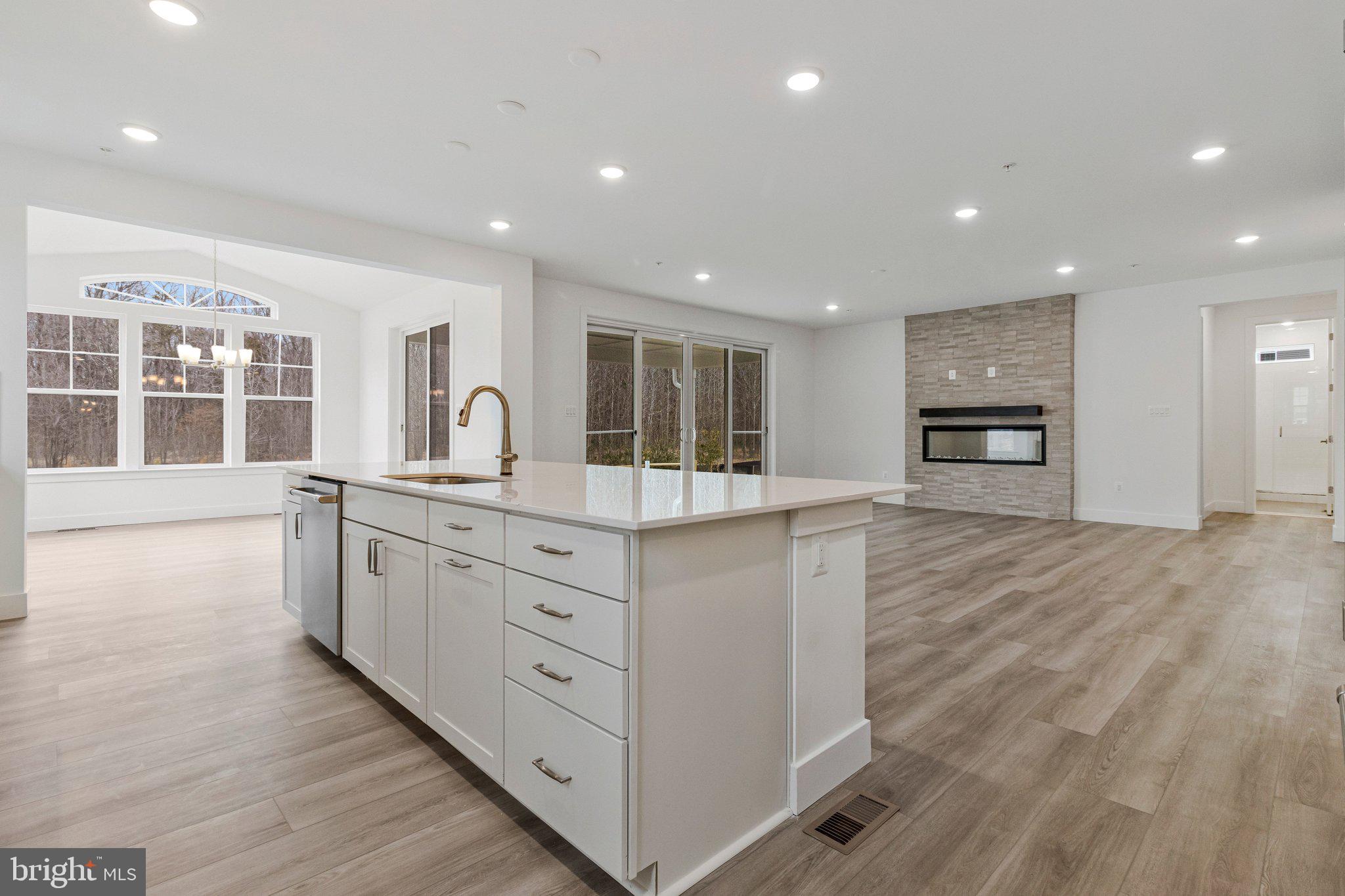 ST JAMES - Residential