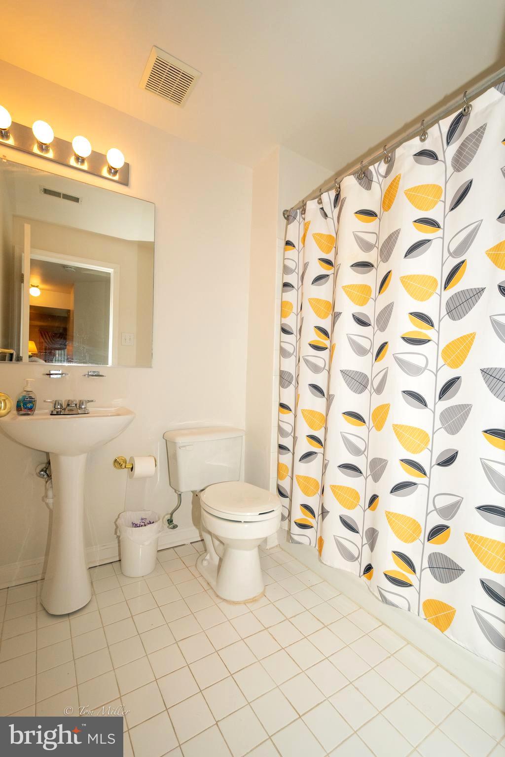 KINGS POINT - Residential