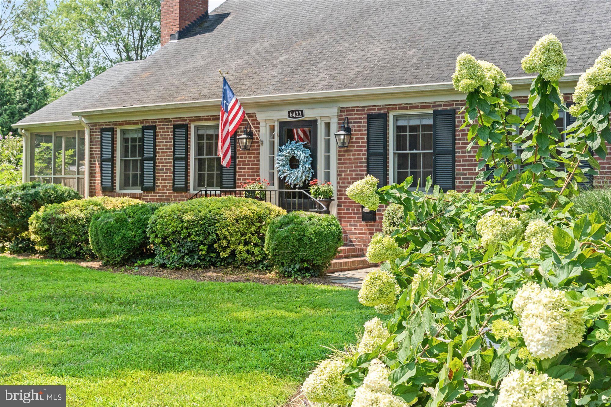 6422 BOULEVARD VIEW