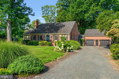 Photo of 6422 Boulevard View, ALEXANDRIA, VA 22307 (MLS # VAFX2341696)