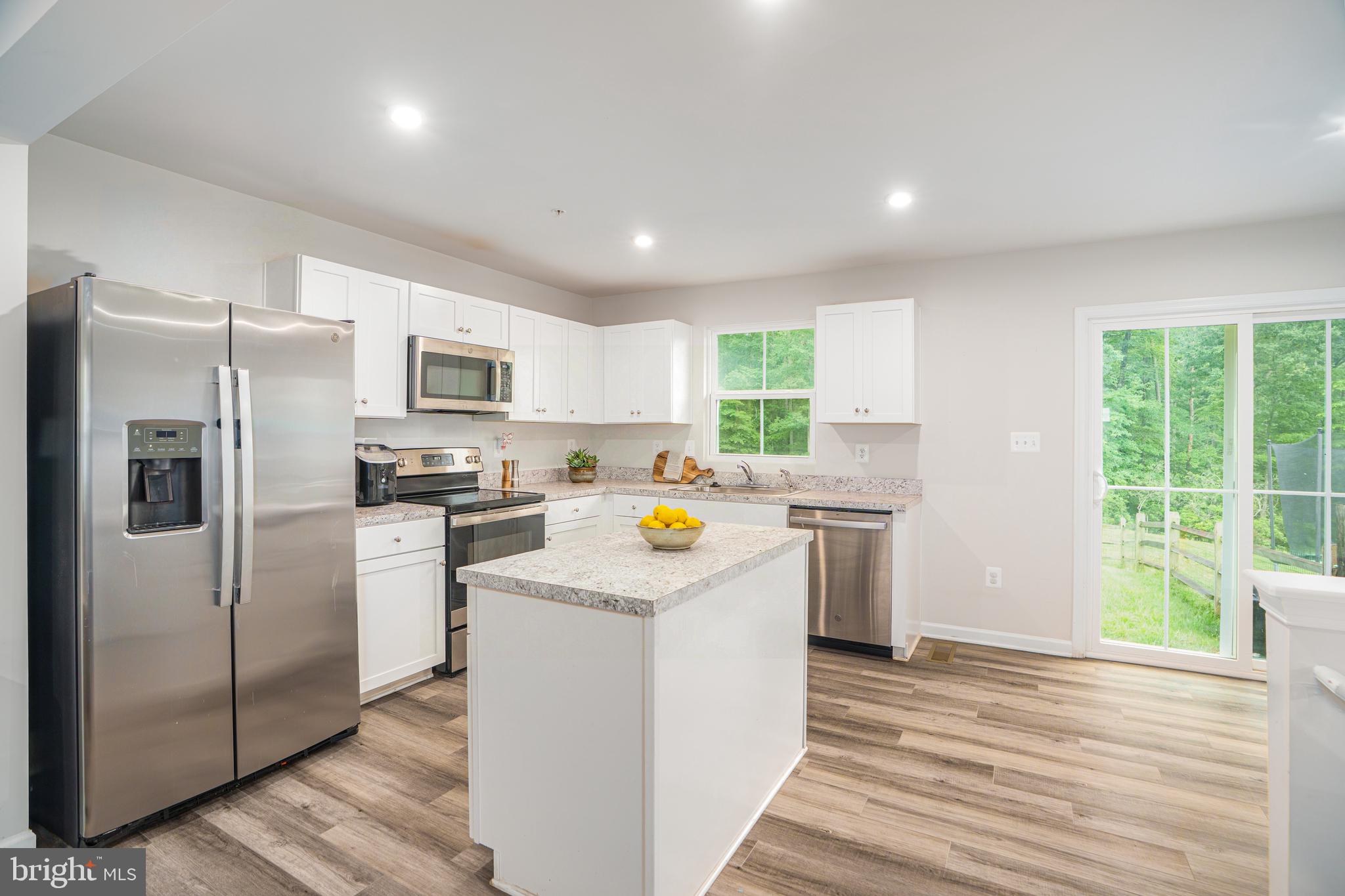 305 TOURNAMENT CIRCLE