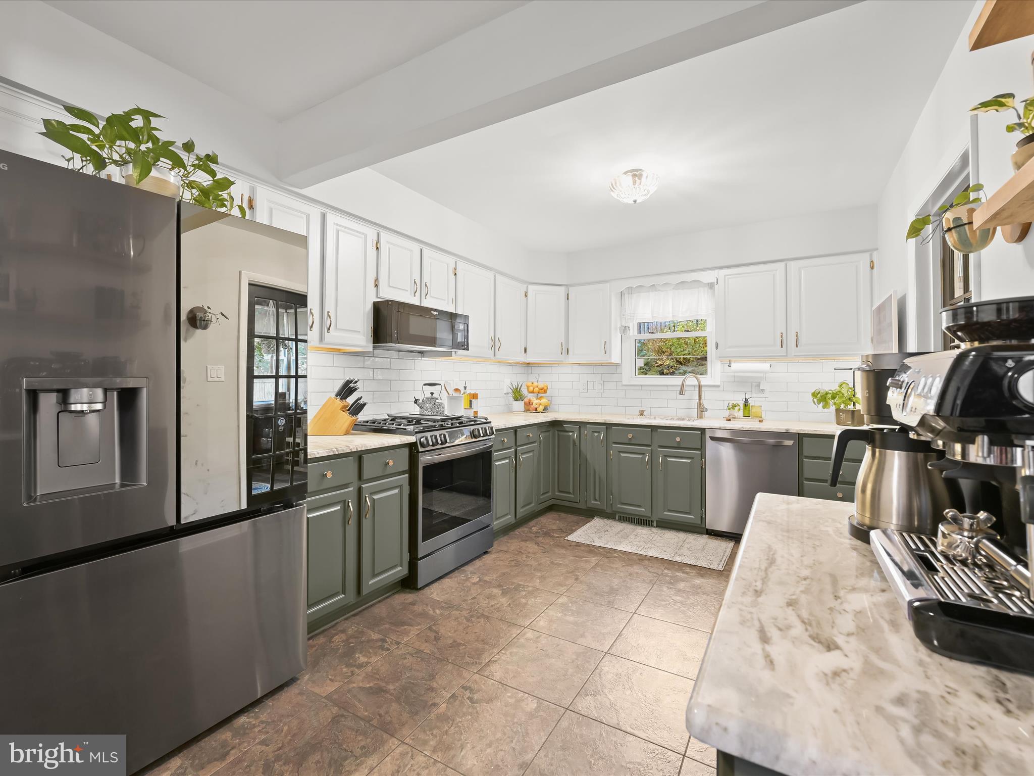 1910 ROLLINGWOOD ROAD