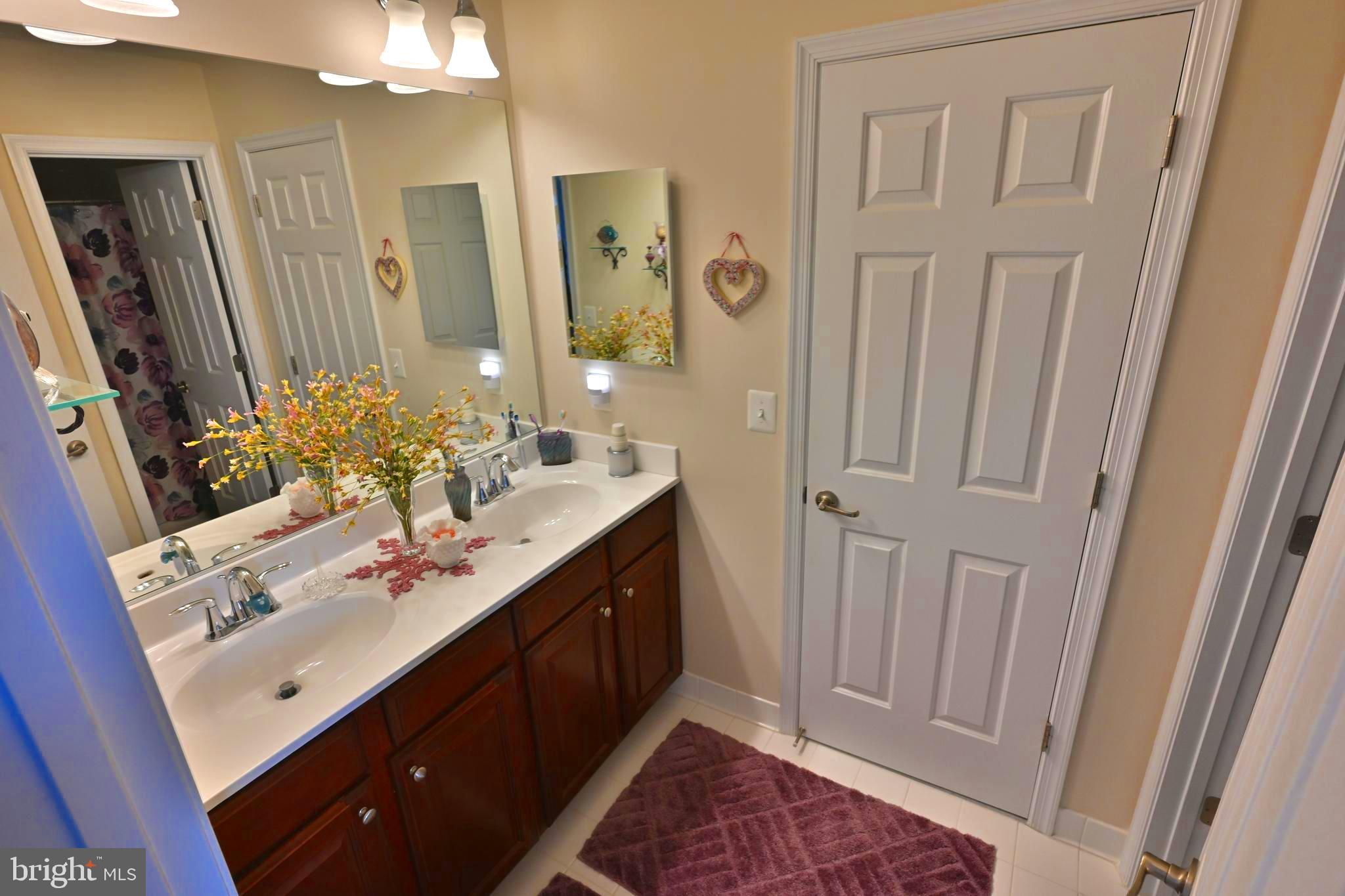 LAKELANDS AT EASTON - Residential