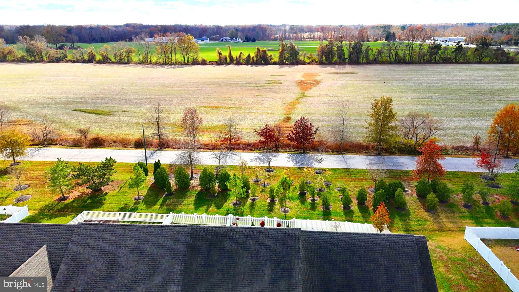 LAKELANDS AT EASTON - Residential