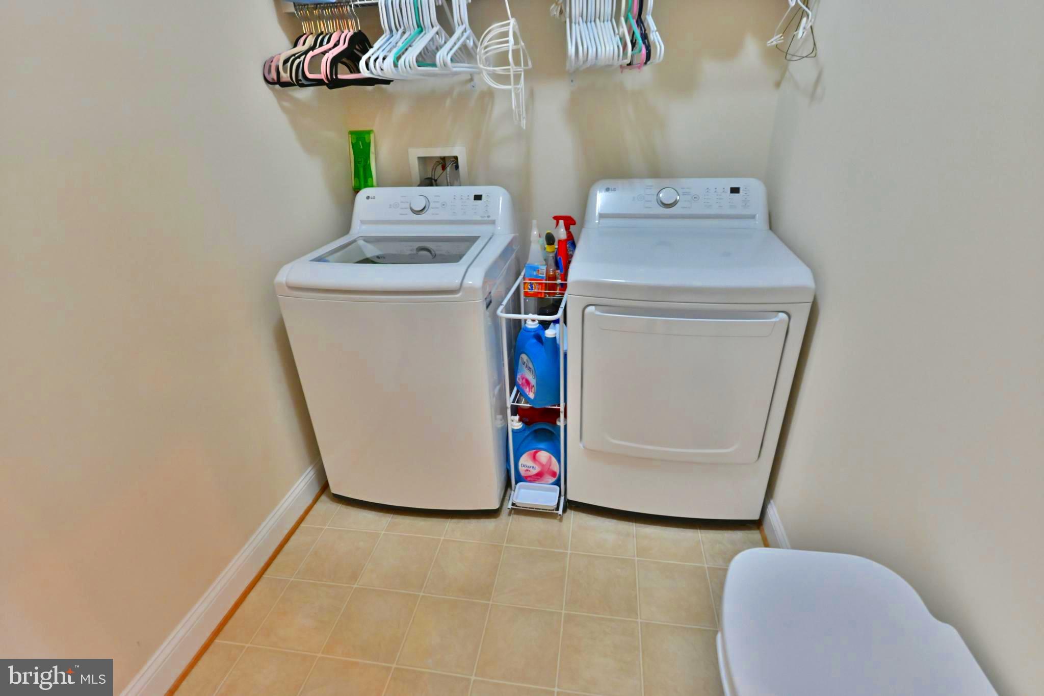 LAKELANDS AT EASTON - Residential