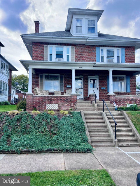 Townhouse For Sale - 20 Intervilla Avenue<br/> Berks County, READING, PA 19609