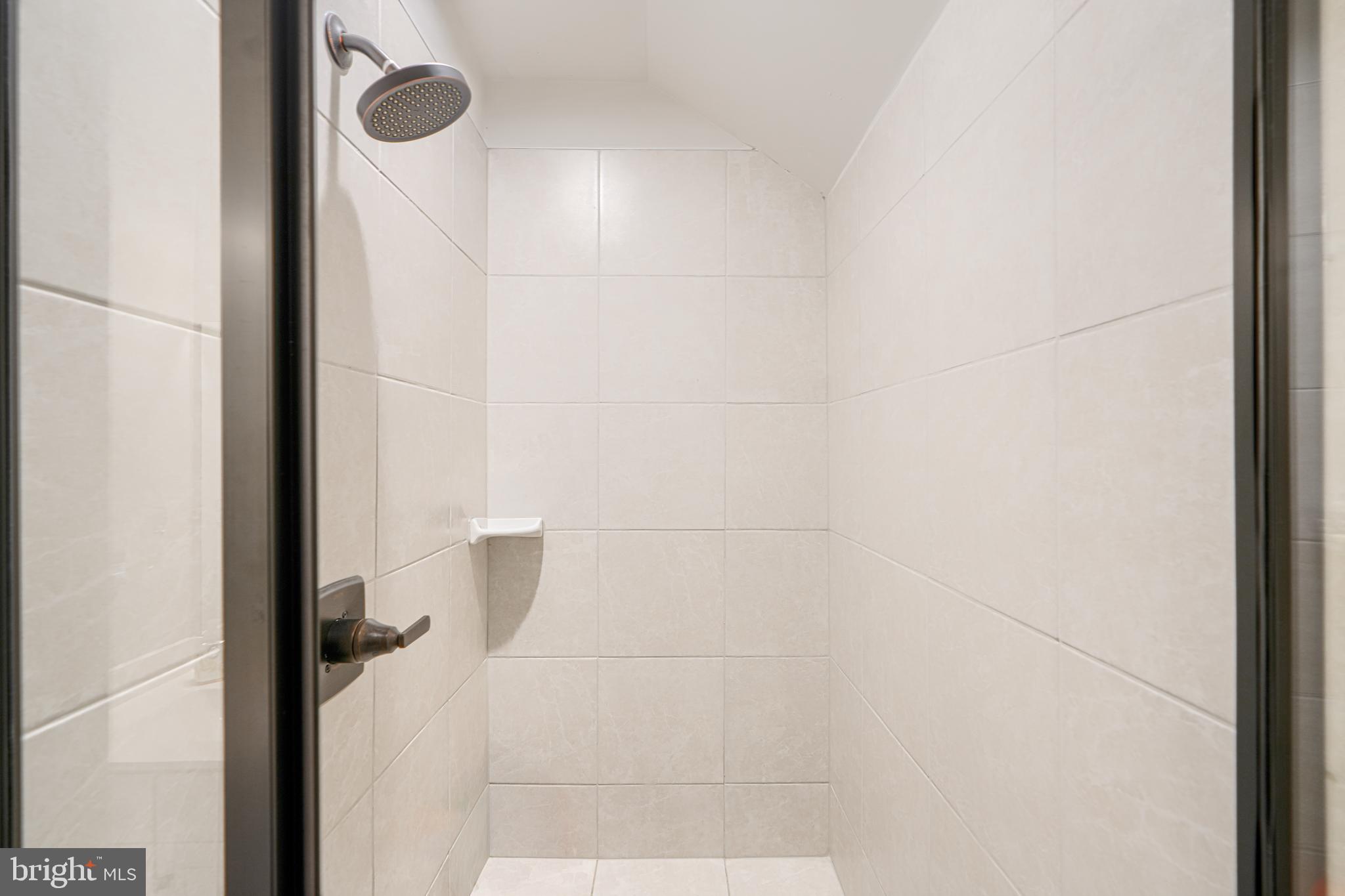 LAKE LINGANORE OAKDALE - Residential