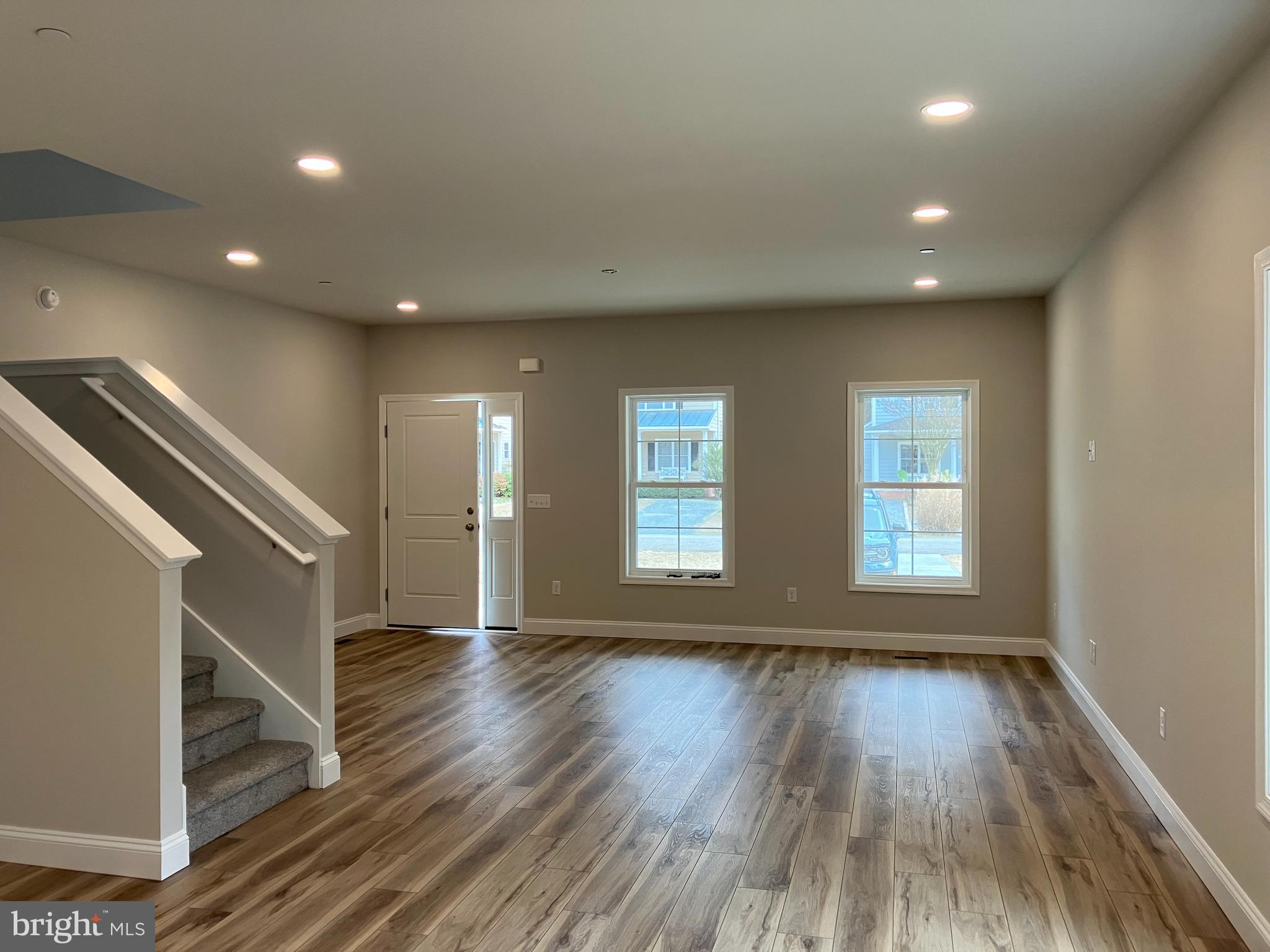 5814 CLAM COVE