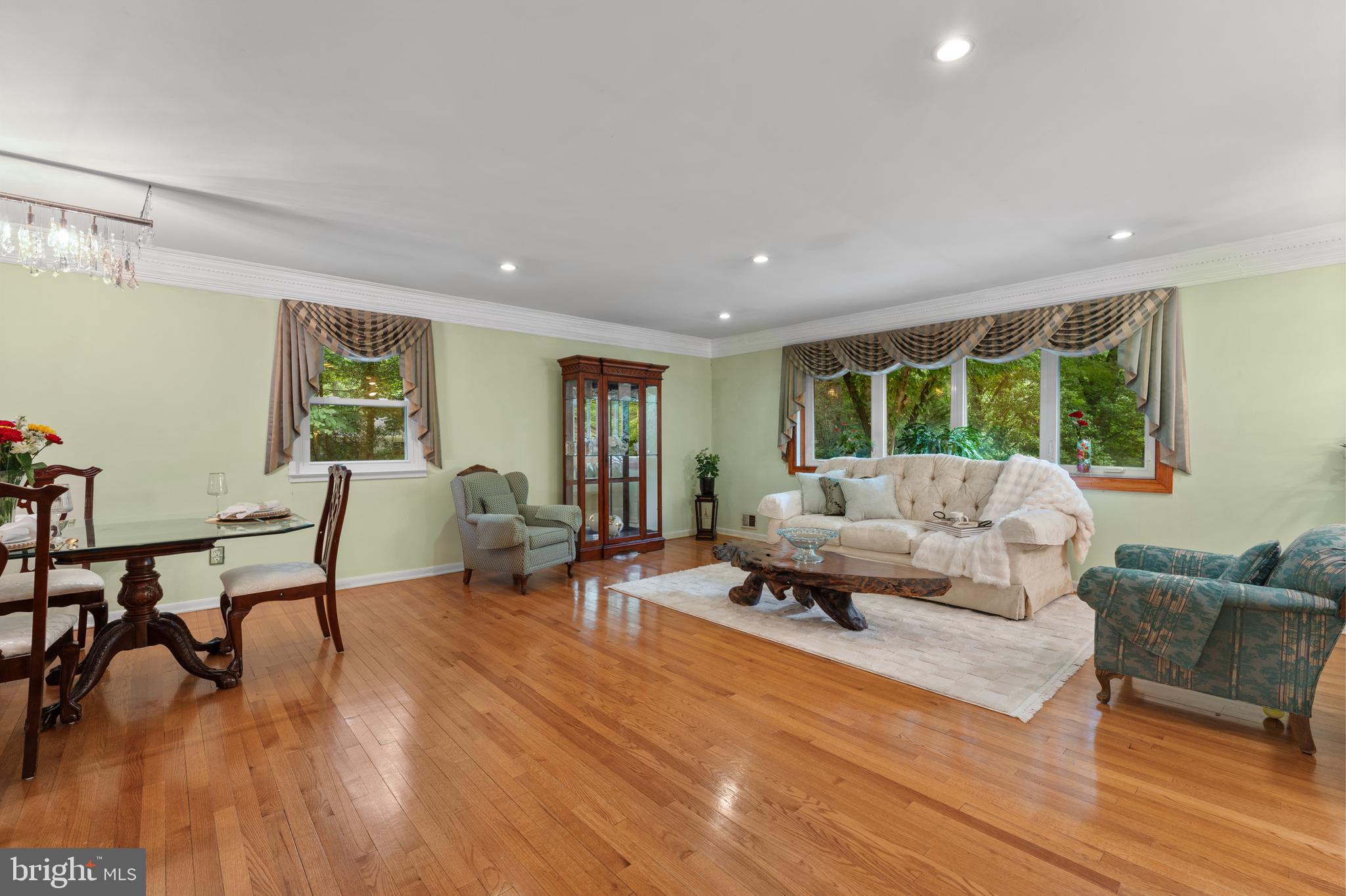 6816 SHRINE COURT