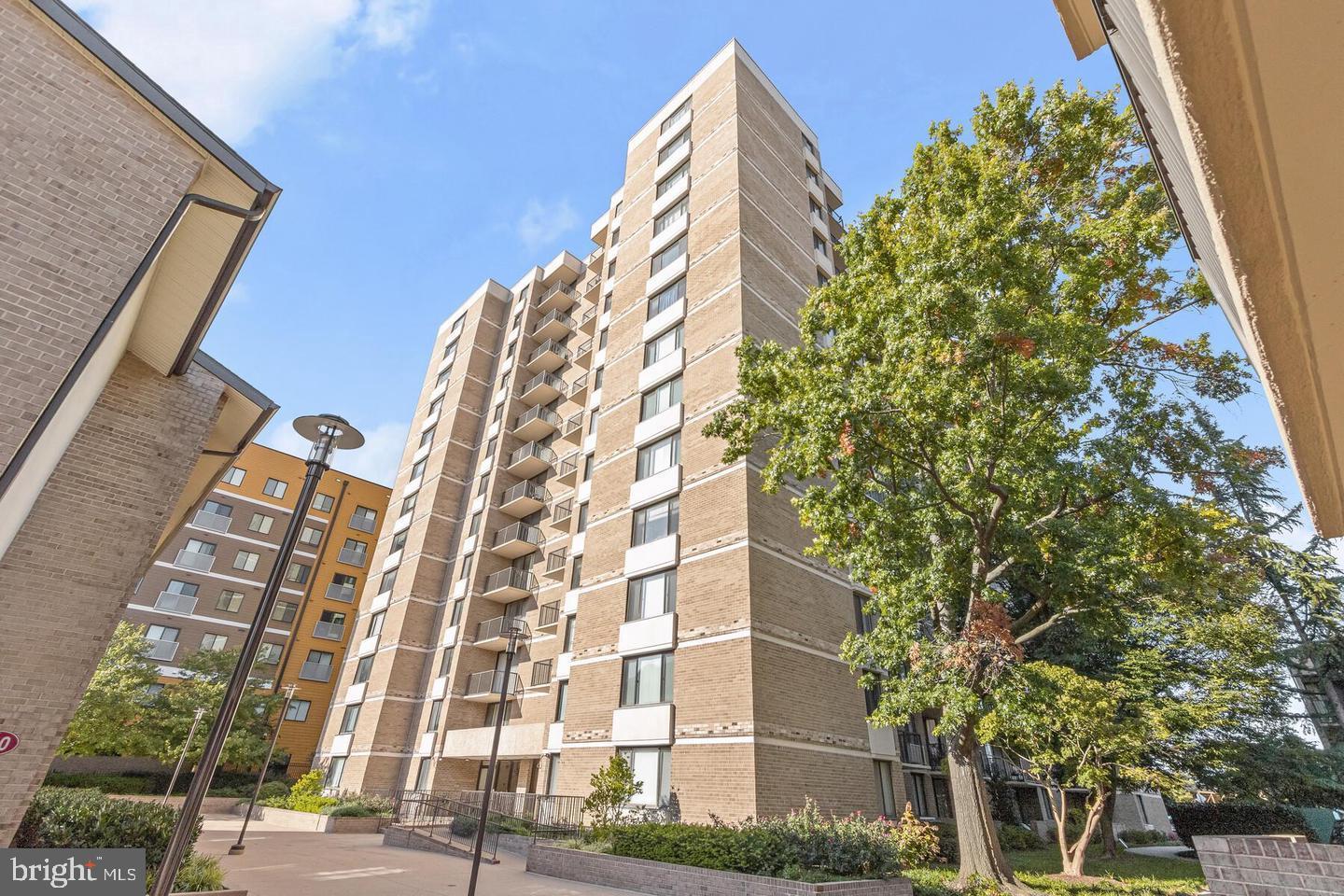 AMERICANA CENTRE - Residential Lease