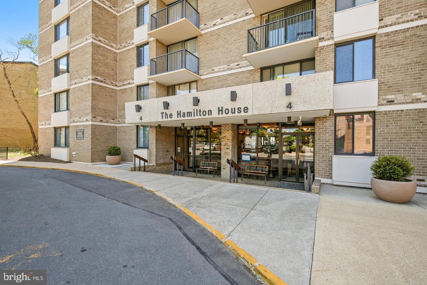 AMERICANA CENTRE - Residential Lease