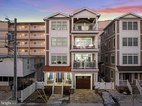 Photo of 419 E Louisville Avenue, WILDWOOD, NJ 08260 (MLS # NJCM2006766)