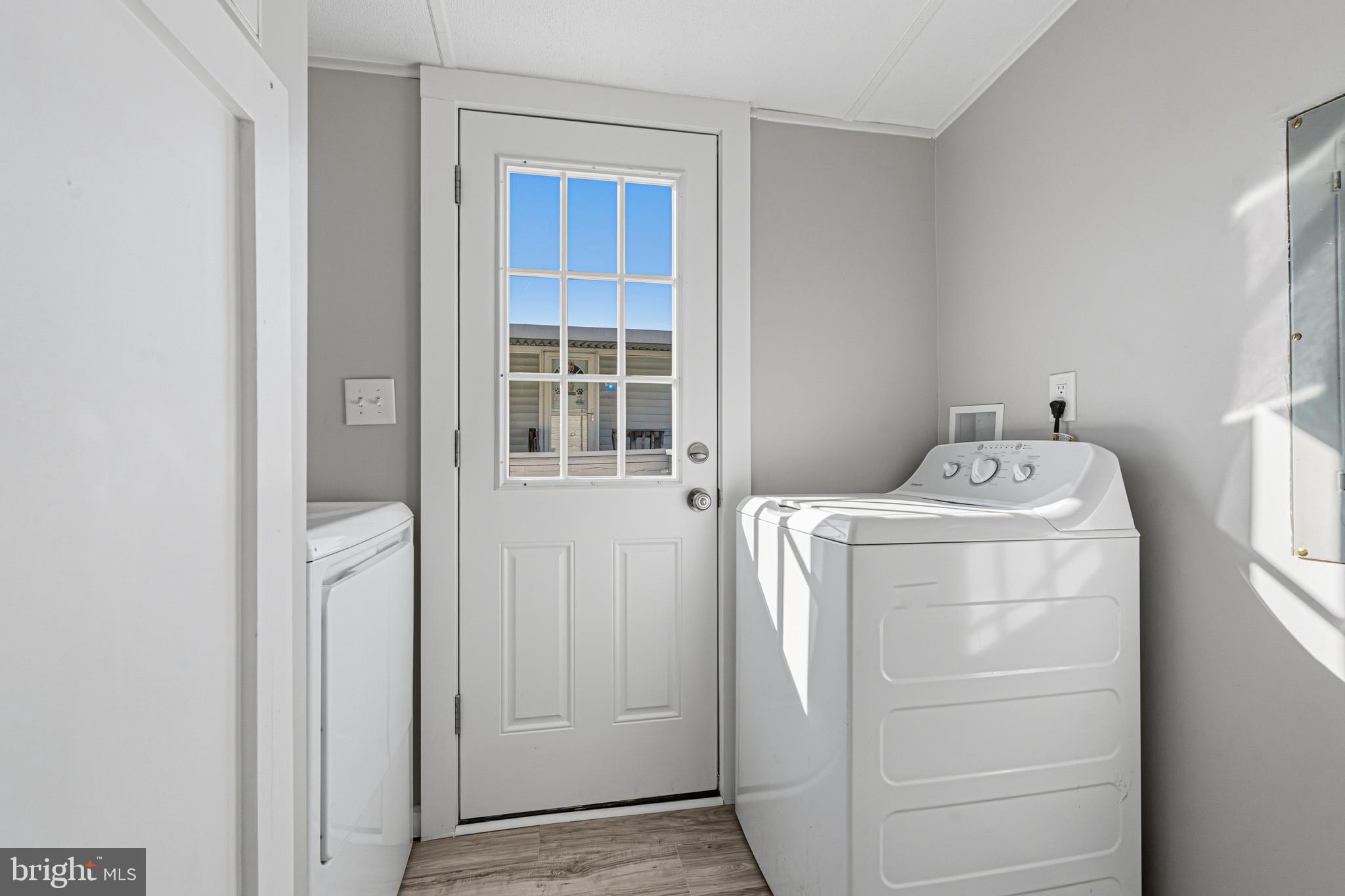 BISCAYNE BAY VILLAGE - Residential