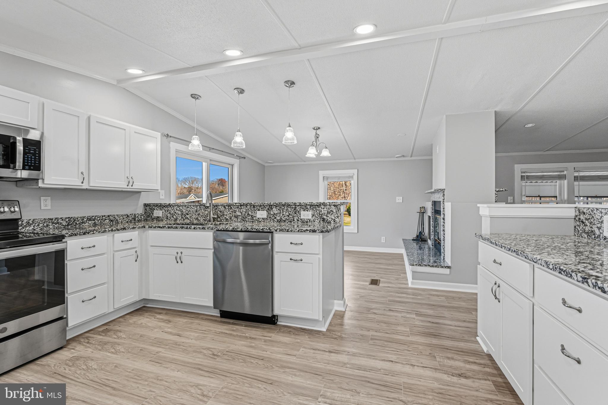 BISCAYNE BAY VILLAGE - Residential