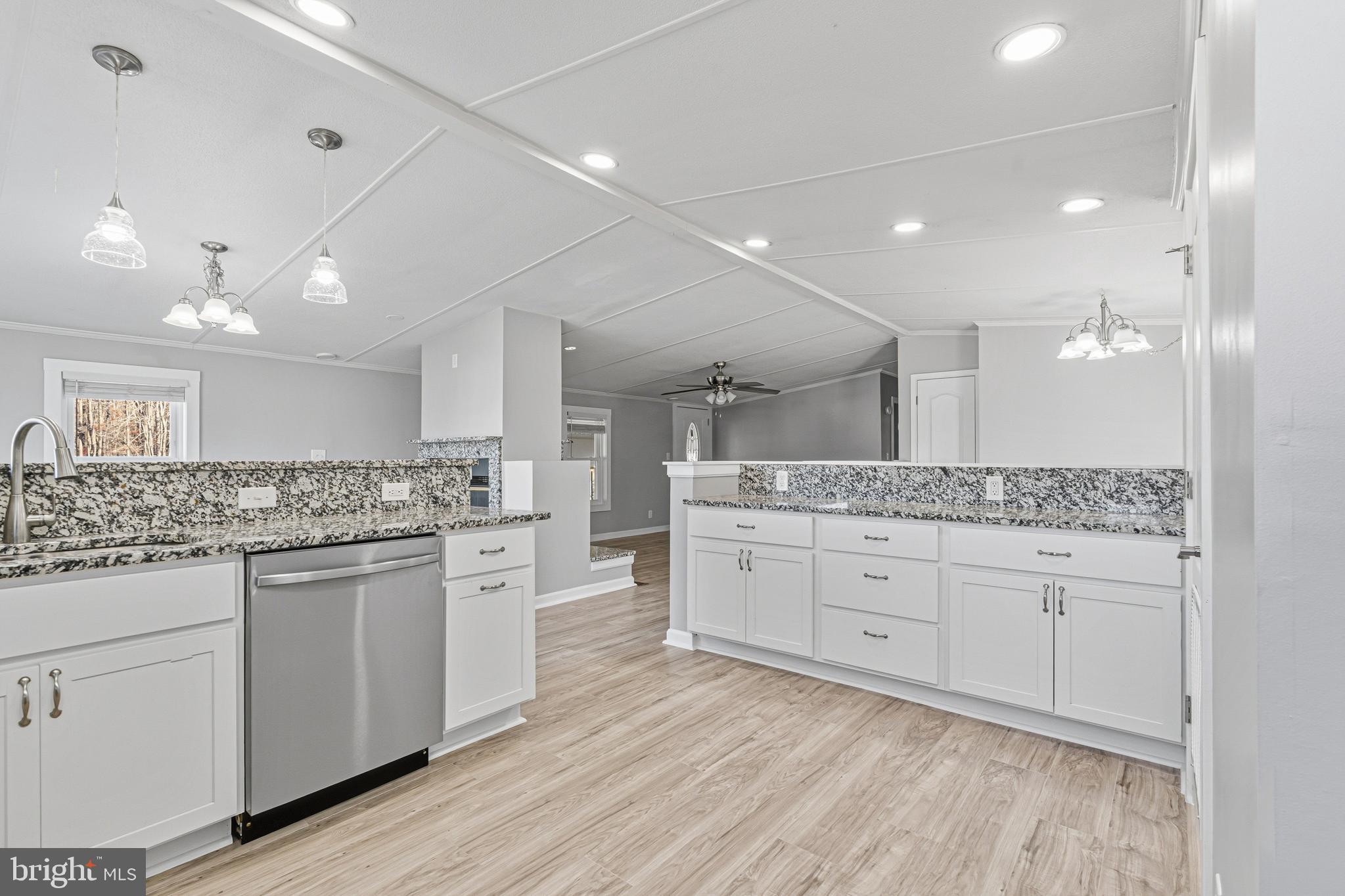 BISCAYNE BAY VILLAGE - Residential