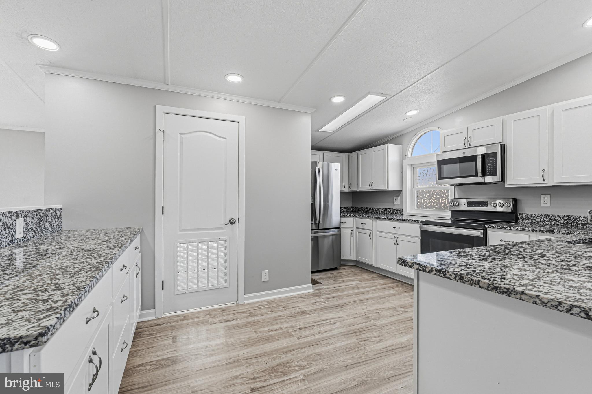 BISCAYNE BAY VILLAGE - Residential