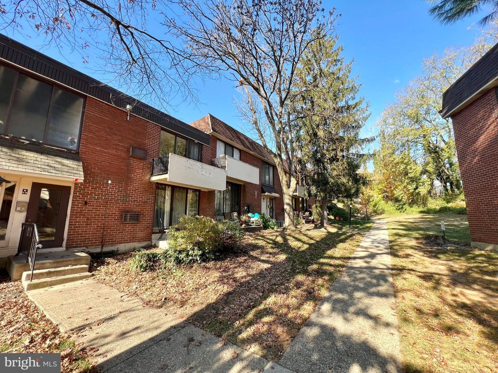 Photo of 100 E Glenolden Avenue #B15, Glenolden, PA 19036 (MLS # PADE2057092)