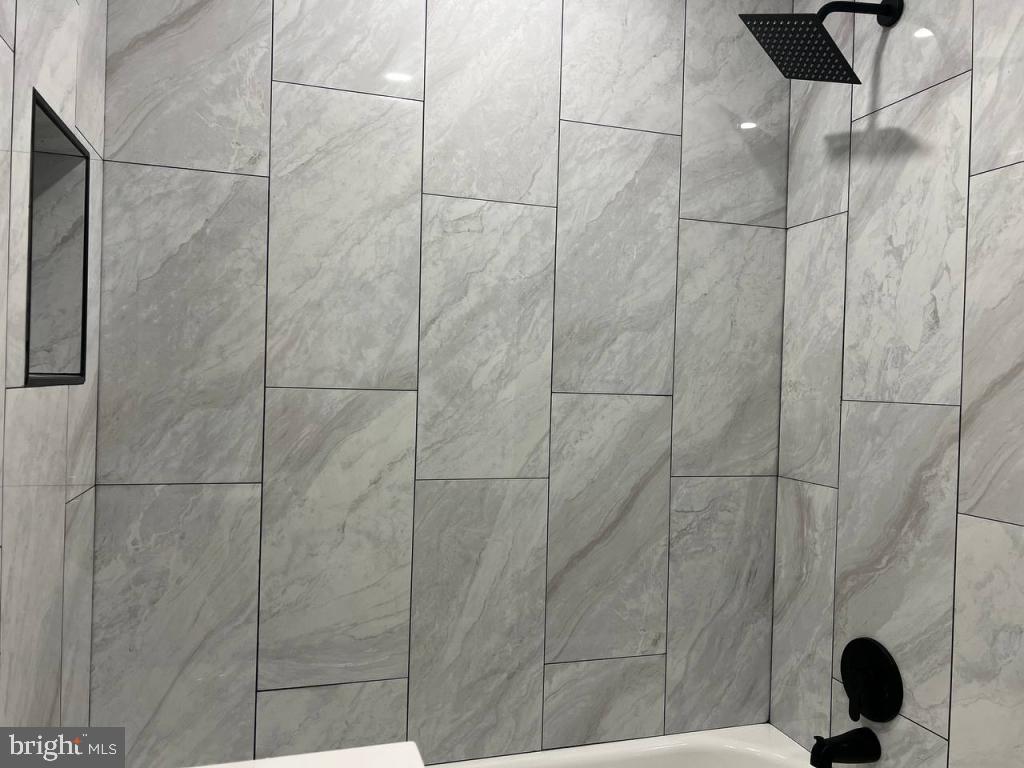 GREENWICH HILL - Residential