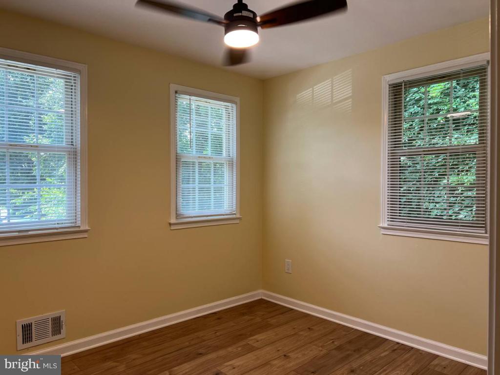 GREENWICH HILL - Residential