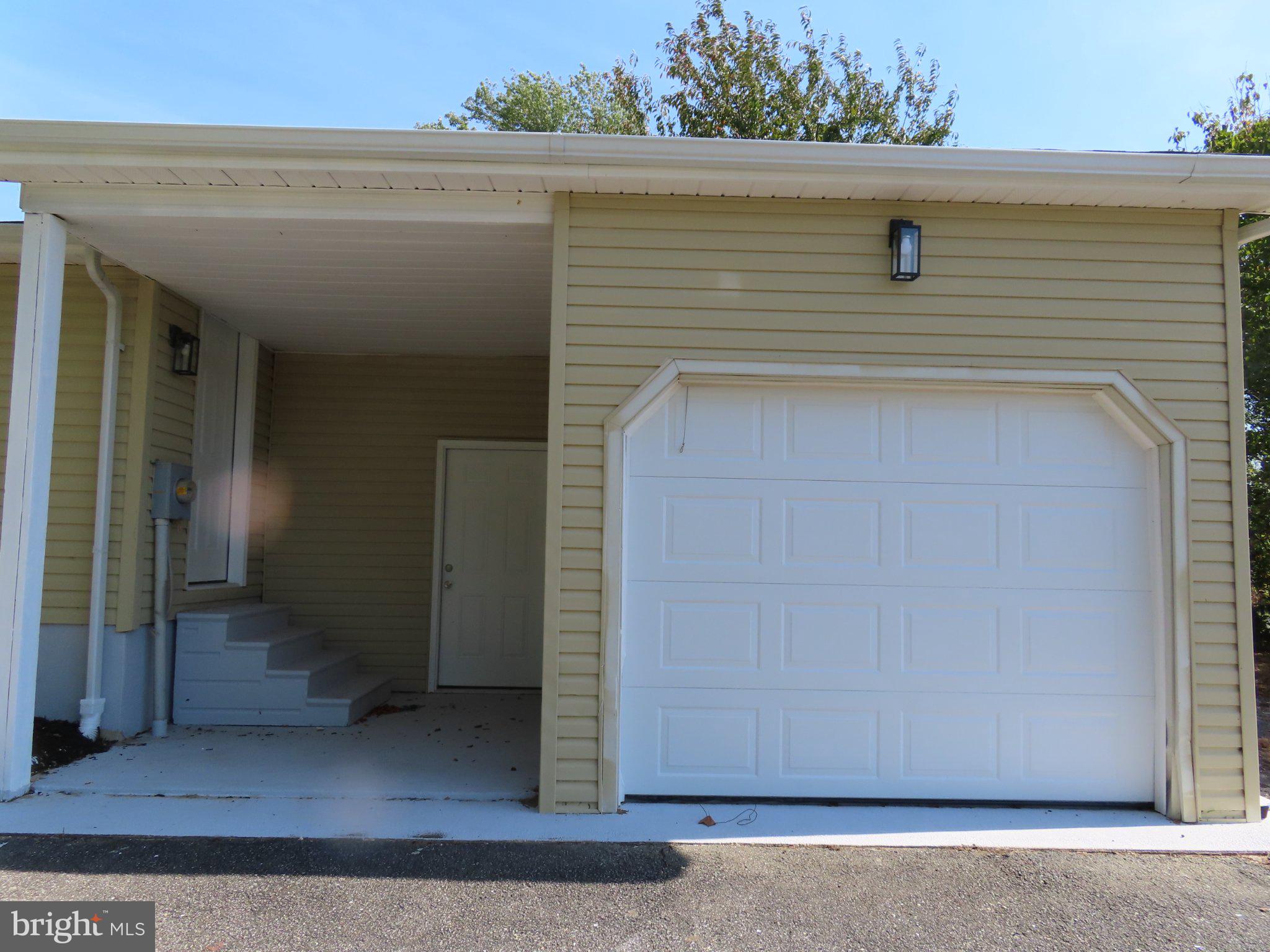 100 E HOLLY DRIVE